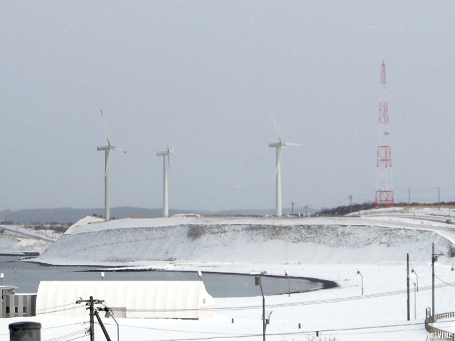 雪景色 北海道　道北 苫前 苫前夕陽ヶ丘風力発電所 風車群